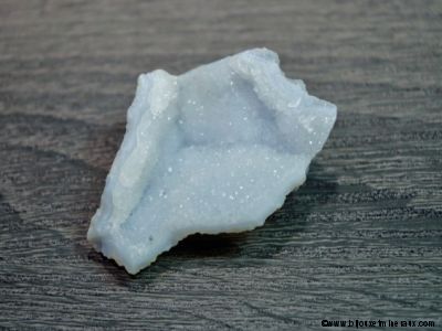 Calcédoine brute cristallisée