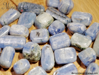 Galet pierre roule Cyanite bleue -Taille XS