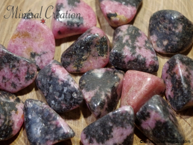 Galet pierre roulée Rhodonite  TAILLE S  